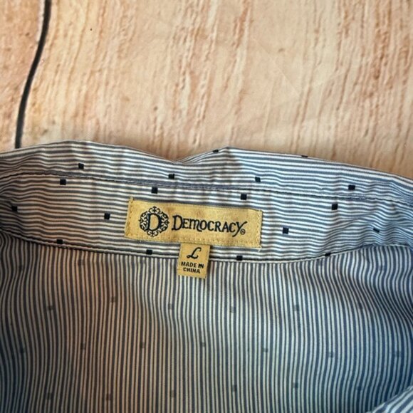 Woman’s Size Large Democracy Sleeveless Button Down Shirt Tassels - Picture 2 of 7